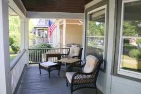 Historic Home with Outdoor Hot Tub Near Downtown in Public Transportation Hub